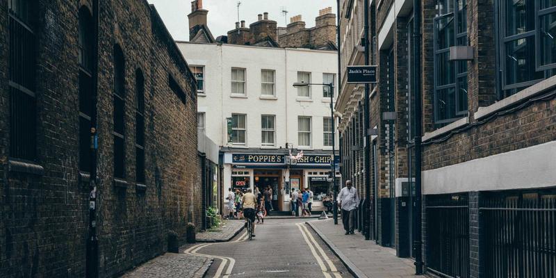 丰色传媒解码全球化:如何用内容本地化战略跨越文化鸿沟,实现品牌全球共鸣